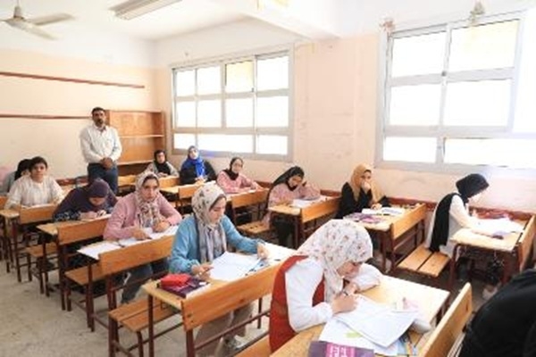 ارتياح بين طلاب الثانوية العامة بعد أول امتحانين