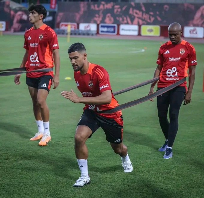 ضمن صفقة تبادلية .. لاعب الأهلي السابق على رادار الوداد المغربي