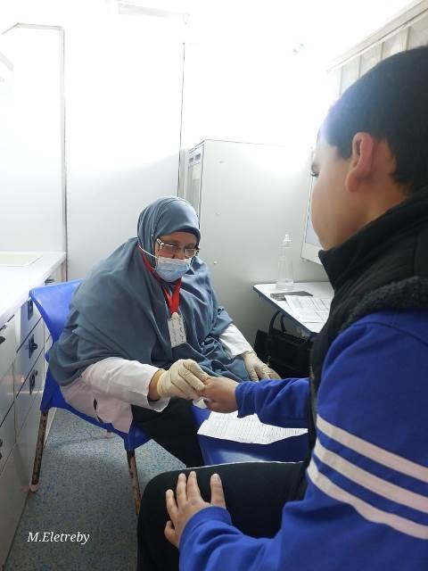 علاج ١٨٧٧ مواطنا بالمجان في قافلة طبية بدمياط