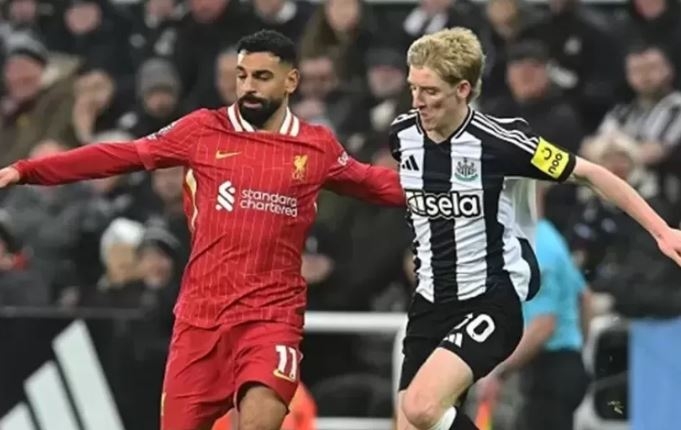 نيوكاسل يهزم ليفربول بثنائية ويتوج بكأس كاراباو