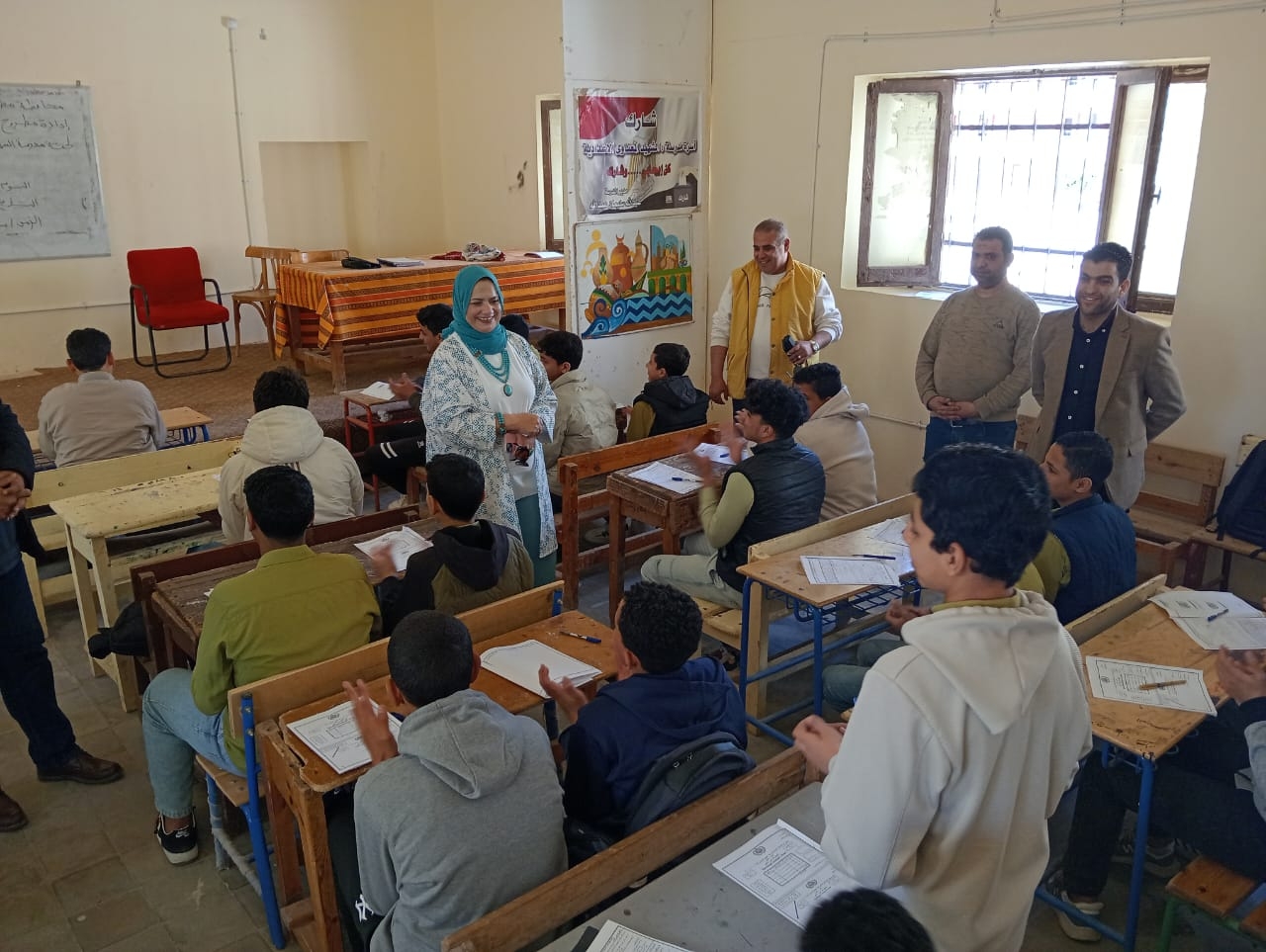 بدء الامتحان التجريبي لطلاب الشهادة الاعدادية بمطروح بنظام البوكليت