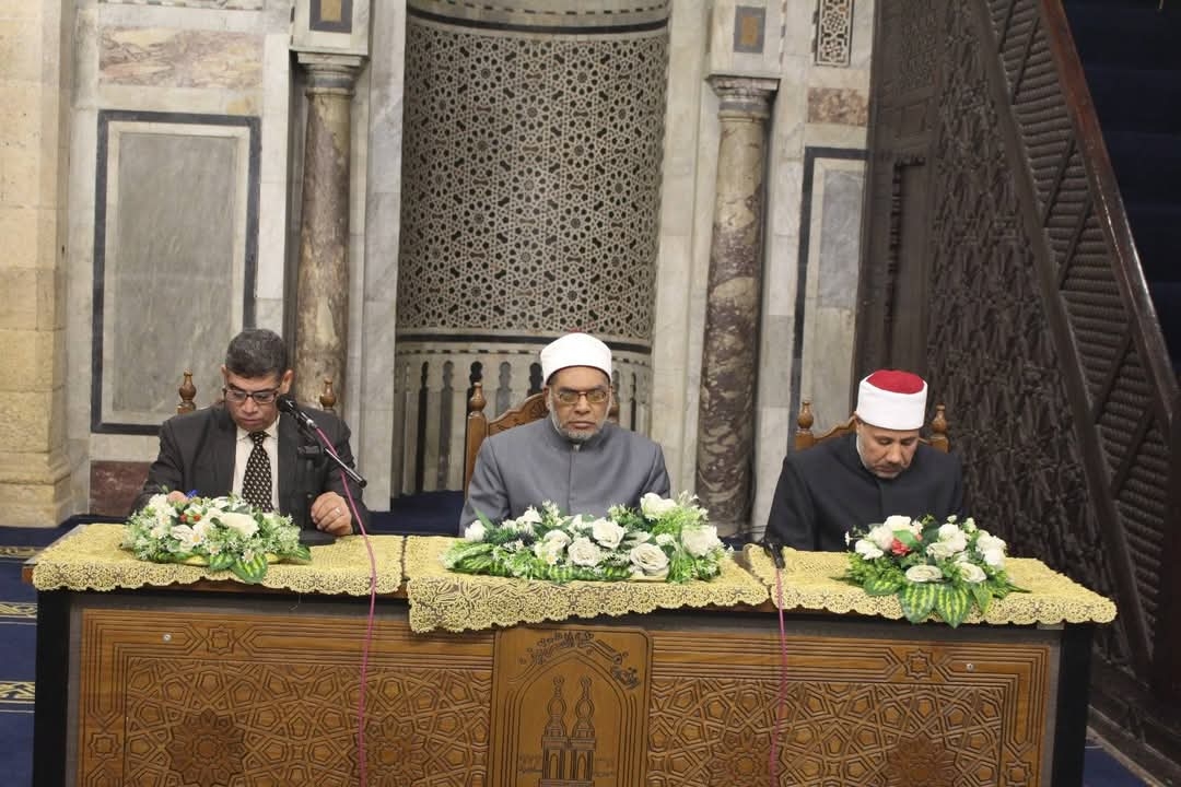 الأمة تنال عزتها وكرامتها بتقويم الشباب وتهذيبهم