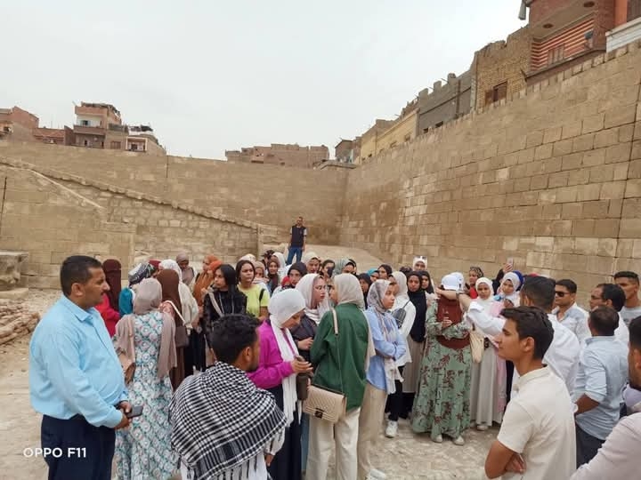 زيارات ميدانية لعدد من المواقع الأثرية تنظمها كليه الآثار