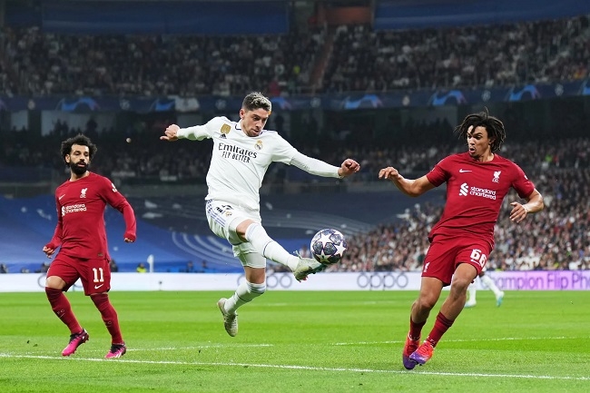صراع ثنائي بين ريال مدريد وليفربول على موهبة أياكس