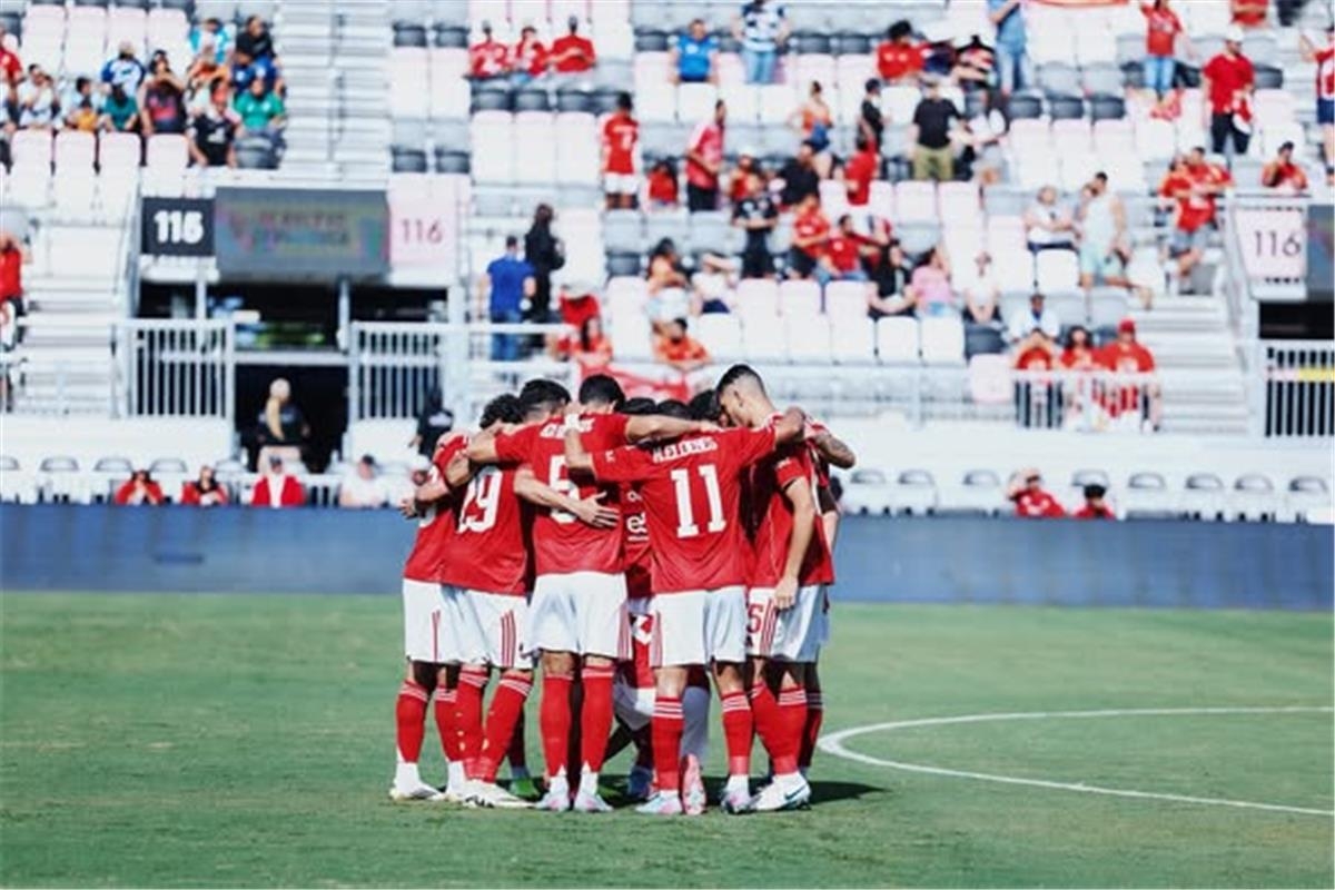 لاعب الأهلي يغيب عن المران وغموض حول مشاركته أمام بالميراس
