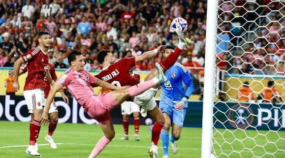 الأهلي يُجهز وسام أبو علي لقيادة الهجوم أمام بالميراس البرازيلي