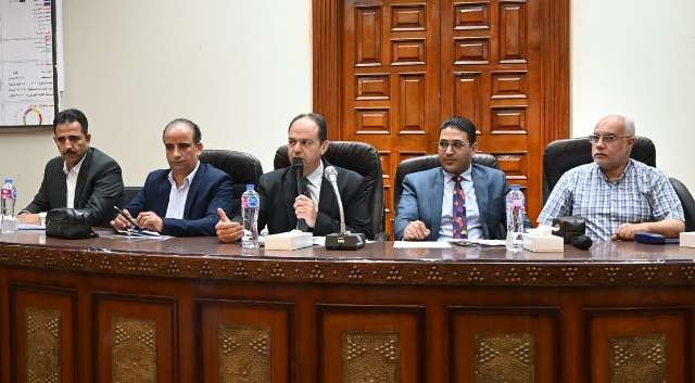 "عبداللاه" يعلن تفاصيل بيع 5 محلات وصيدلية و5 مخابز بمزاد العاشر صور
