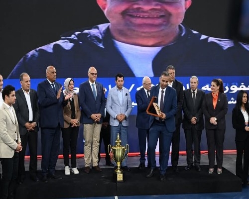 وزير الرياضة ومحافظ القليوبية يشهدان نهائي دوري مراكز الشباب لكرة