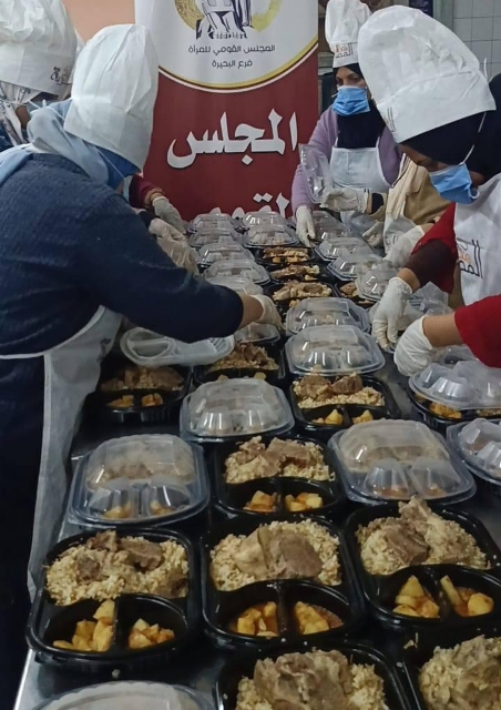 230 وجبة فى اليوم .. مطبخ المصرية وصل قافلة و صالحية ابو حمص