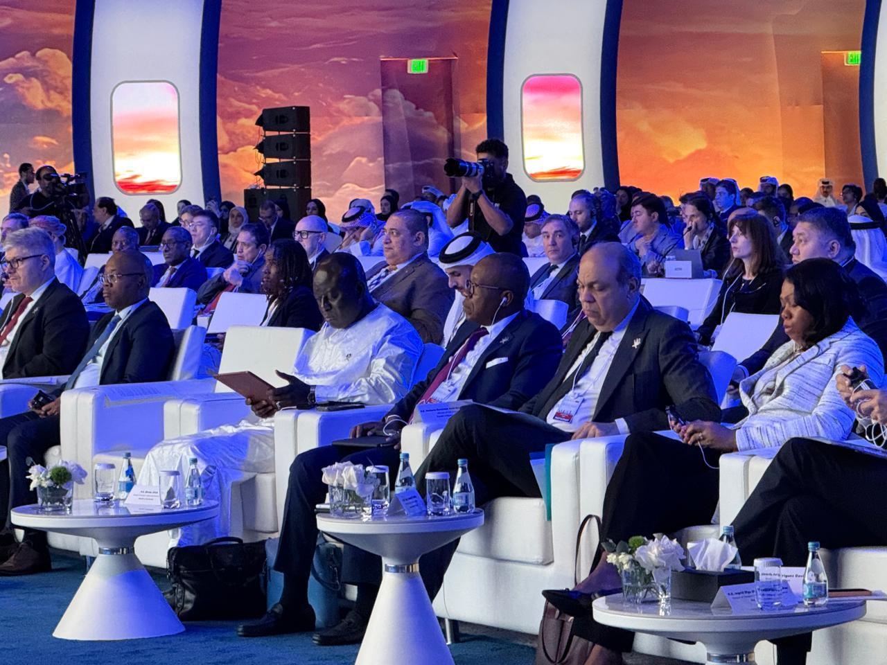 وزير الطيران يشارك في الجلسة الختامية لأعمال مؤتمر "إيكاو" الوزاري رفيع المستوى بالدوحة