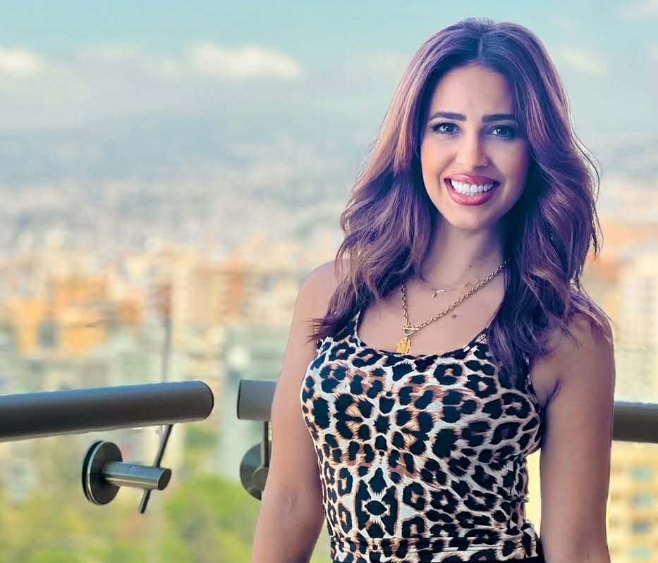"أهلاً بيروت".. رنا سماحه تستمتع بالإجازة فى لبنان .. صور
