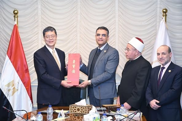 الأوقاف تستقبل عضو الأكاديمية الصينية للعلوم لبحث التعاون