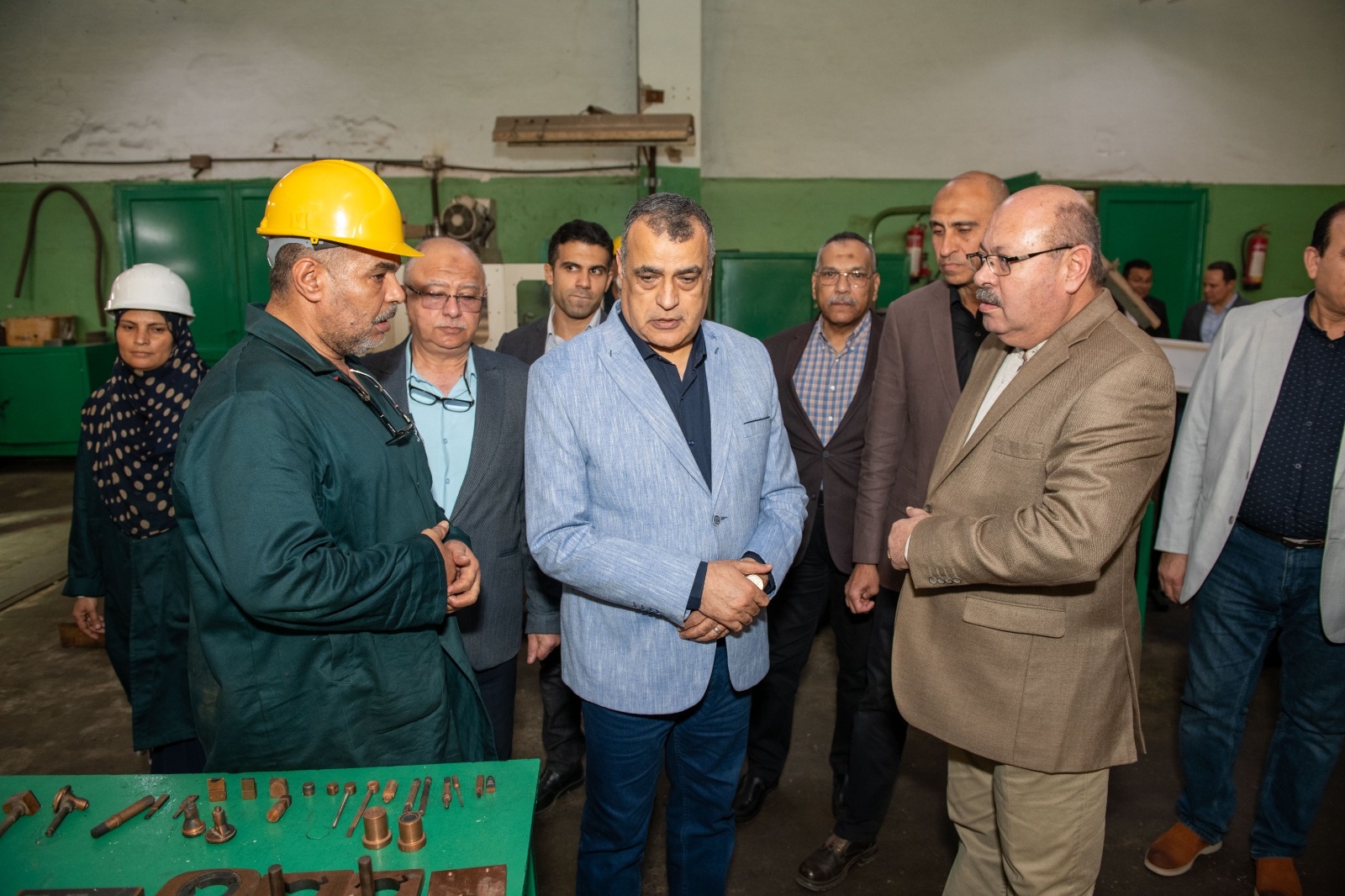 الإنتاج الحربي يتابع مراحل التصنيع بشركة حلوان للصناعات الهندسية