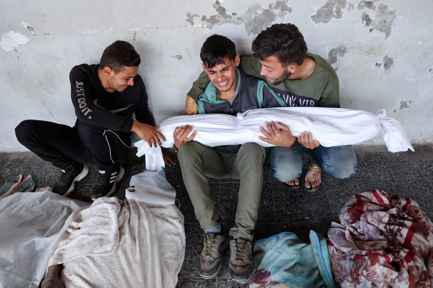 الاحتلال الإسرائيلي.. يطلب من الفلسطينيين إخلاء خان يونس