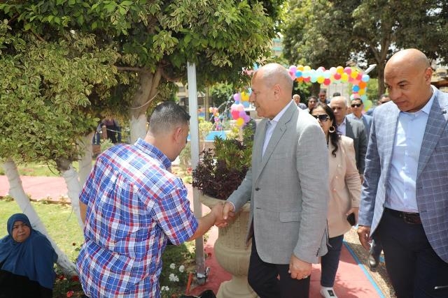 محافظ القاهرة يواصل الاحتفال بأعياد الربيع بافتتاح حديقة الزهور الجديدة بعين الصيرة