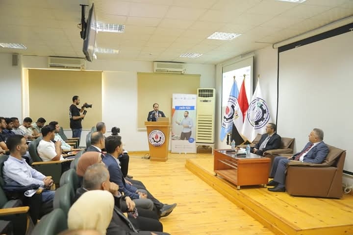 رئيس جامعة السويس يشهد انطلاق الجلسة الافتتاحية لهاكاثون