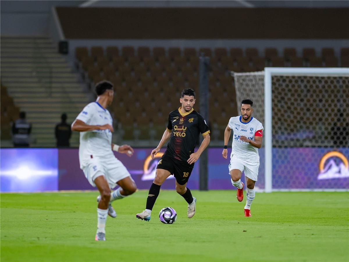 شاهد .. الهلال يخطف تعادلا مثيرا من الوحدة فى الدورى السعودى