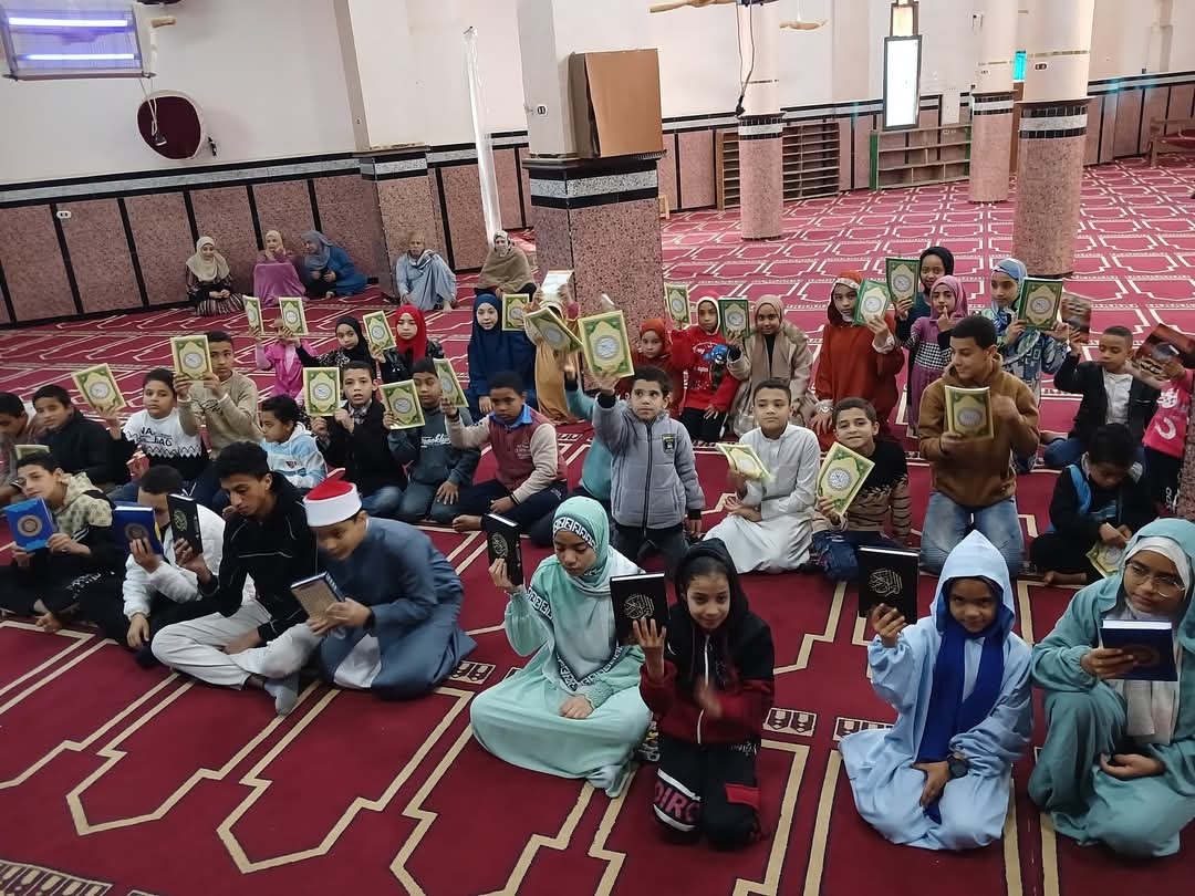 تكريم٦٠ من حفظة القرآن الكريم بمسجد الرحمة ببني مزار