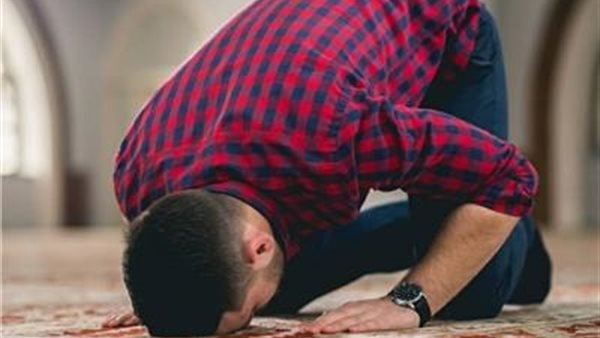 3أخطاء عفوية فى الصلاة تجنبها..إليك صوابها