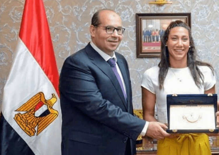 السباحة توافق على ترشح فريدة عثمان للجنة لاعبين الأولمبية المصرية