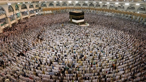 فتاوى النساء..الضوابط الشرعية لثياب المرأة اثناء الحج