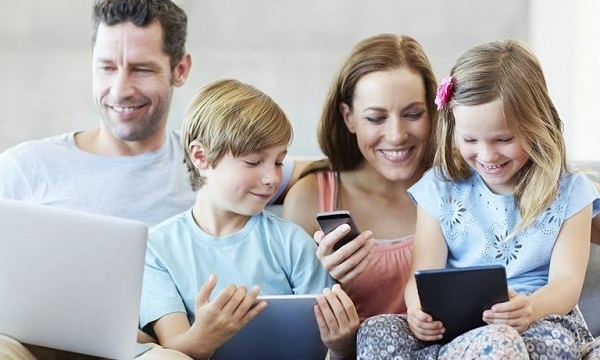 نصائح ذهبية لحماية بصرك من مخاطر شاشات الهواتف والكمبيوتر