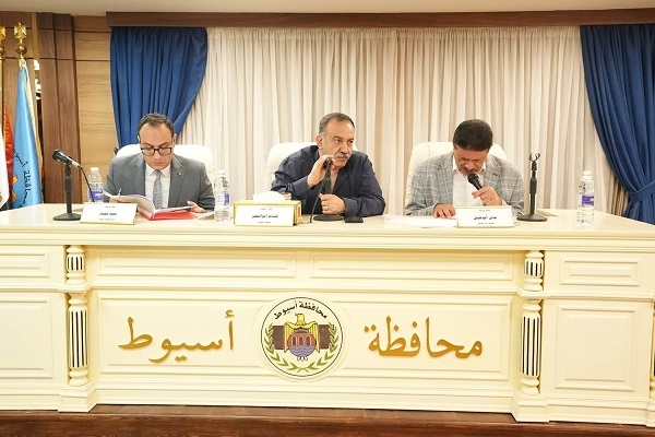 محافظ أسيوط يوافق على إنشاء فصول للتمريض بمجلس مدينة صدفا
