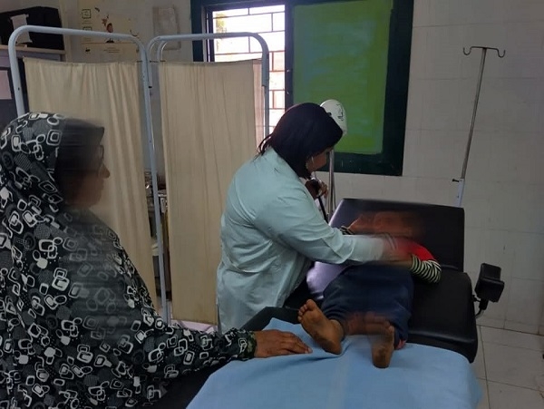 قافلة طبية تخدم ٢٥٣ منتفعًا بقرية الروضة بمركز مطاي