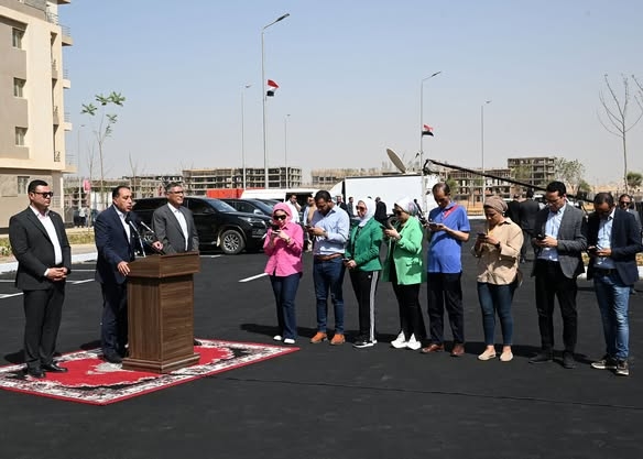 رئيس الوزراء: يؤكد استمرار الدولة فى توفير الوحدات السكنية لمختلف المواطنين