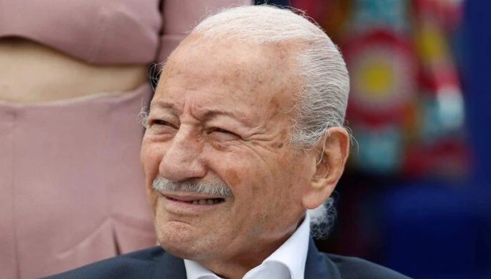 طارق الشناوي ينعى المخرج الجزائري محمد الأخضر