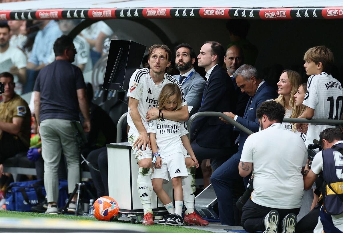 مودريتش مودعًا جماهير ريال مدريد: لقد حانت اللحظة التي لم أتمناها