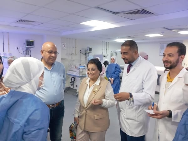 نائب وزير الصحة تتفقد المنشآت الصحية في قنا ضمن زيارة ميدانية