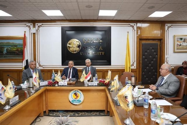 كدوانى: إنشاء مواقف وأسواق وفتح 250 منفذأ بمراكز المحافظة