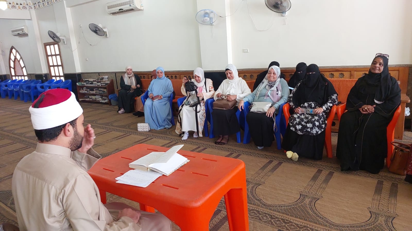 انطلاق الدروس الخاصة بفقه المرأة بمسجد الميناء الكبير بالغردقة
