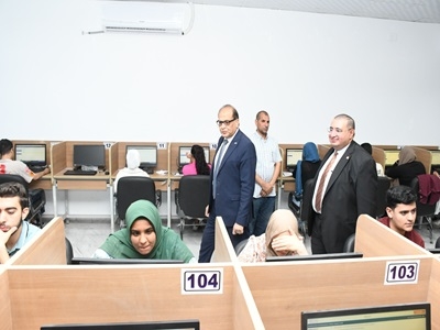 جامعة القناة:انتظام سير الاختبارات الإلكترونية بكليتي الصيدلة والأسنان