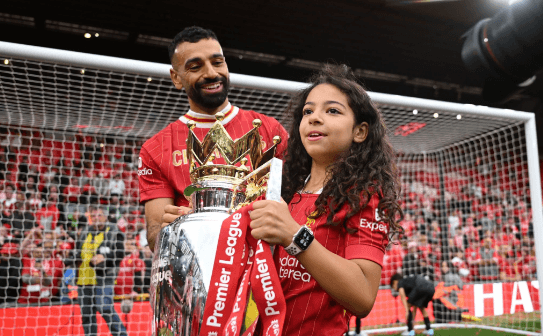 مكة وكيان تزينان احتفال ليفربول بلقب الدوري الإنجليزي مع محمد صلاح