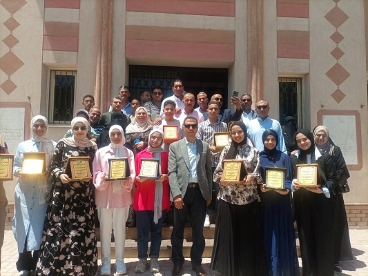 تكريم أوائل الإعدادية في كفر الشيخ