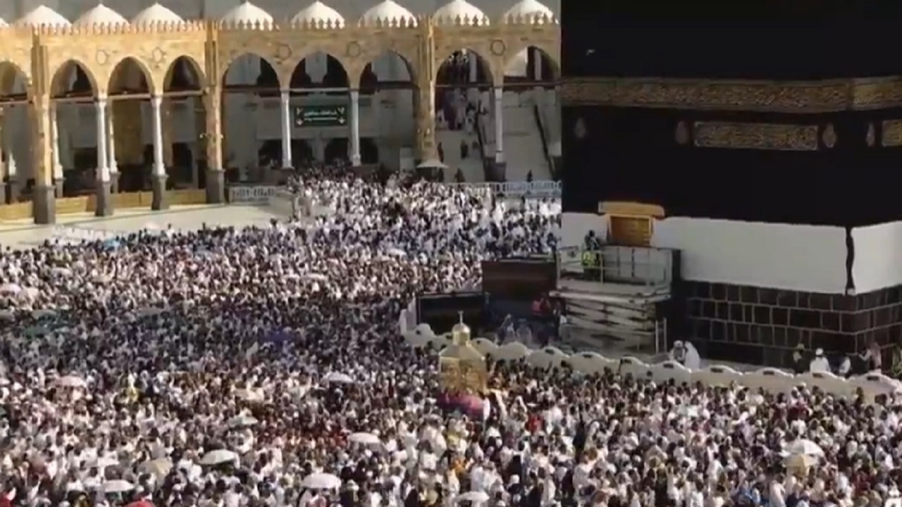 ماذا تعرف عن كسوة الكعبة المُشَرَّفةوحكم الأخذ منها من باب التبرك