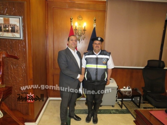 مدير أمن المنوفية يُكرّم "حسام صادق" أمين الشرطة المثالي بقويسنا