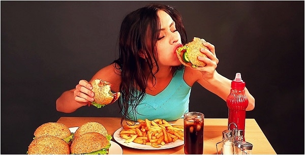 دراسة: 5 أيام من الوجبات السريعة تؤثر سلبًا على دماغك