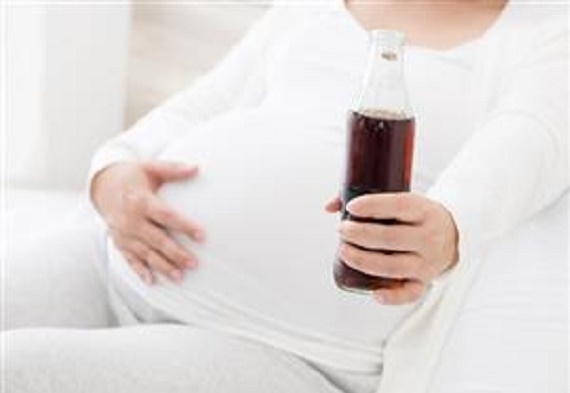 دراسة .. المشروبات المحلاة أثناء الحمل تزيد خطر إصابة الأطفال بالسمنة