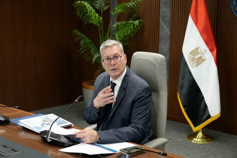 وزير البترول: العنصر البشرى هو أهم دعائم العمل فى قطاع البترول