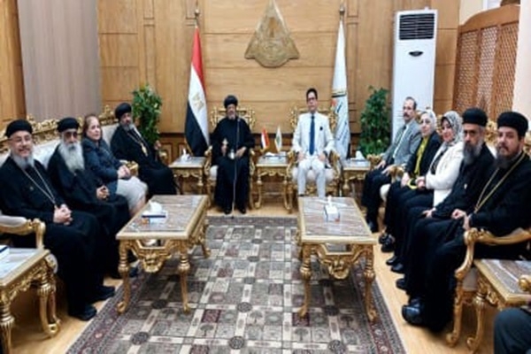 رئيس جامعةبنها يستقبل الأنبا مرقص والأنبا نوفير للتهنئة بعيدالفطر