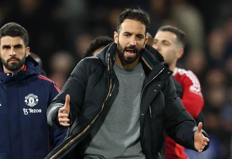 بعد إتمام صفقة كونيا.. اليونايتد يرغب فى ضم مهاجم باريس