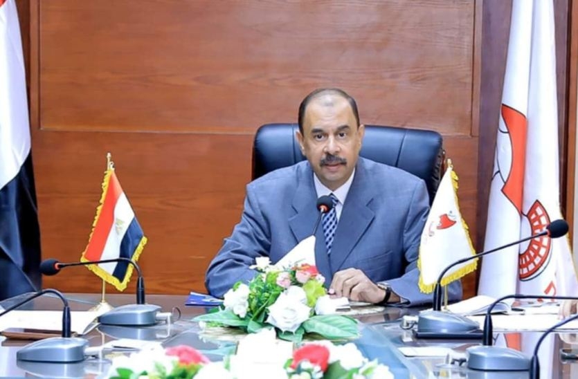 محافظ سوهاج يعقد اجتماعًا لبحث موقف مشروعات "حياة كريمة"