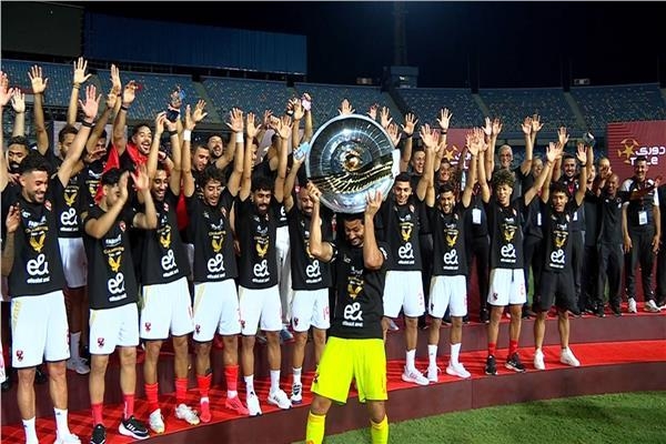 الصقر: الدوري يحب الأهلي