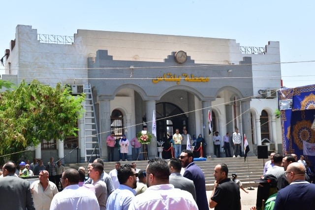 محافظ الدقهلية ورئيس السكك الحديد يفتتحان وصلة خط بلقاس- المنصورة