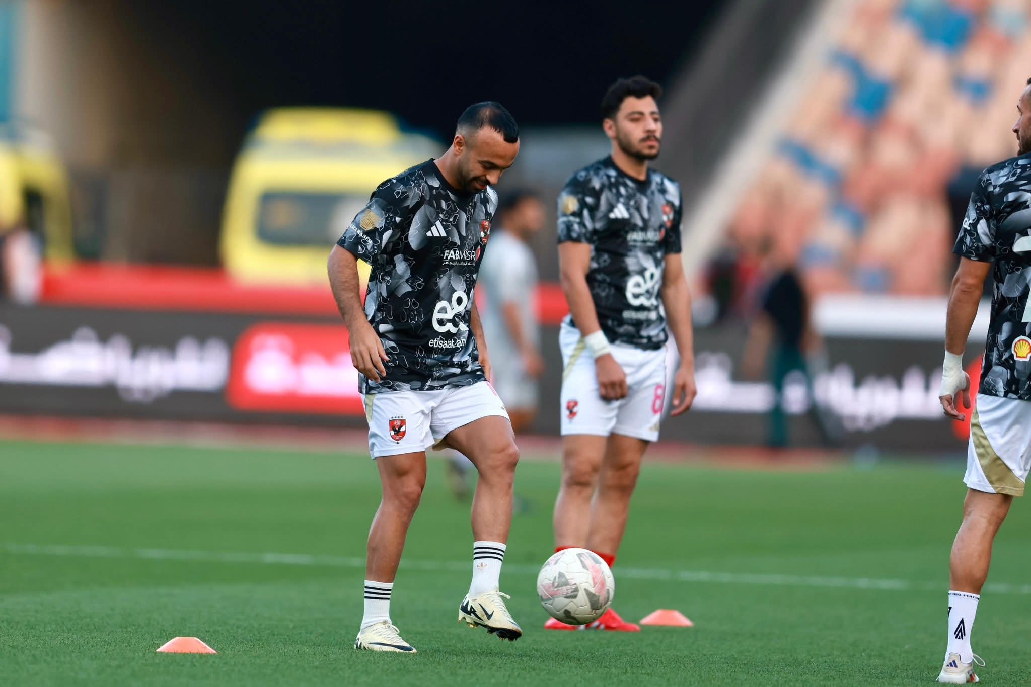 أفشة: درع الدوري هدية للجماهير الغالية التي تقف خلف الأهلي