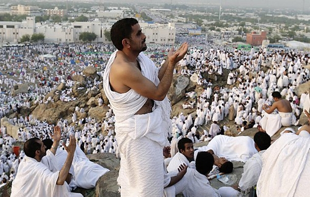 حكم استعمال الـ"صن بلوك" لحجاج بيت الله؟وهل يوجب الفدية؟