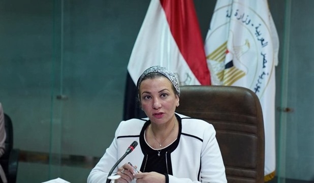وزيرة البيئة: إقبال جماهيري غير مسبوق على جناح الوزارة بمعرض الكتاب
